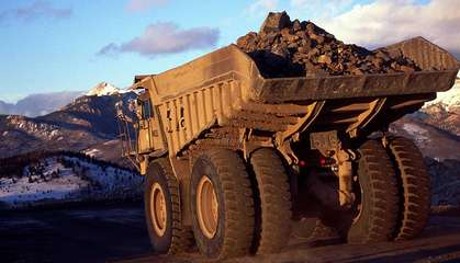 业绩大变脸 西部矿业巨亏20亿，有色金属矿产品贸易前景不容乐观